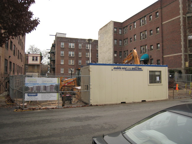 Pine West Apartments in Philadelphia, PA - Building Photo - Building Photo