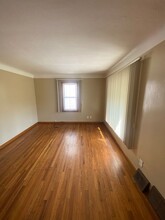 15405 Corkhill Rd in Maple Heights, OH - Building Photo - Building Photo