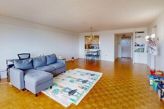 45 Longwood Ave, Unit 812 in Brookline, MA - Building Photo - Building Photo