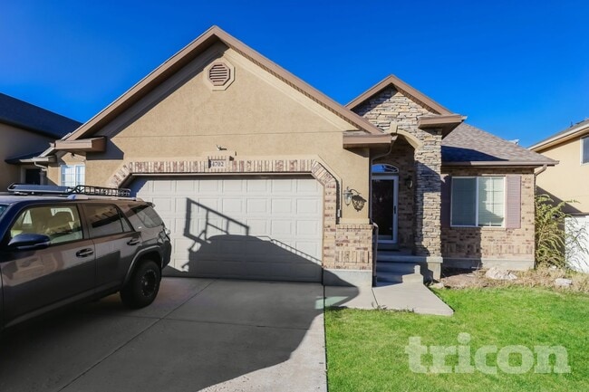 property at 4702 Homeland Dr