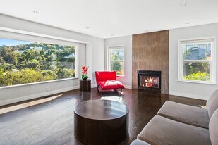 4007 Sumac Dr in Sherman Oaks, CA - Building Photo