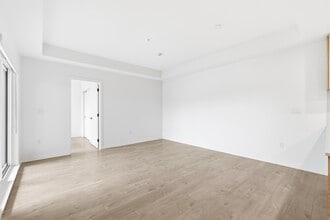 19577-19577 65b Ave in Surrey, BC - Building Photo - Building Photo