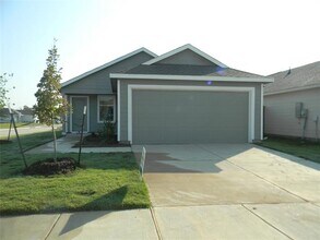 300 Sycamore Pl in Wilmer, TX - Building Photo - Building Photo