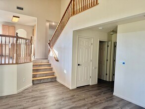 1021 Woodbridge St in Los Banos, CA - Building Photo - Building Photo