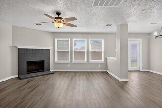 8412 Widgeon Way in Dallas, TX - Building Photo - Building Photo