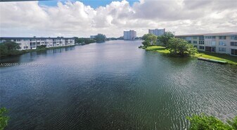 1350 NE 191st St in Miami, FL - Building Photo