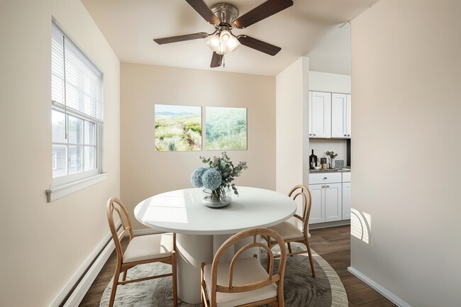 Goshen Manor in West Chester, PA - Foto de edificio - Building Photo