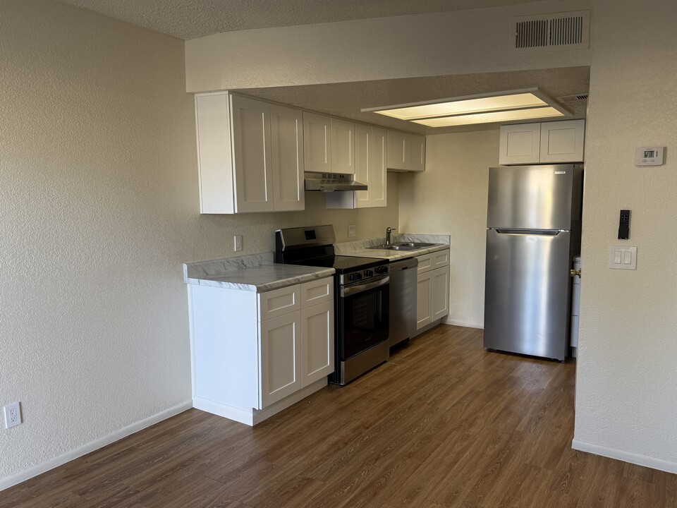 9860 E Broadway Rd, Unit 108 in Mesa, AZ - Building Photo