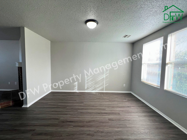 5609 Camarillo Dr in Fort Worth, TX - Foto de edificio - Building Photo