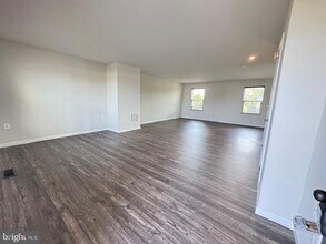 488 Switchgrass Ct in Bunker Hill, WV - Building Photo - Building Photo