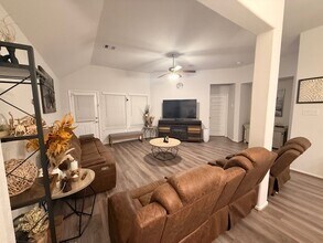 10318 Greenhorn Ln in Rosharon, TX - Building Photo - Building Photo