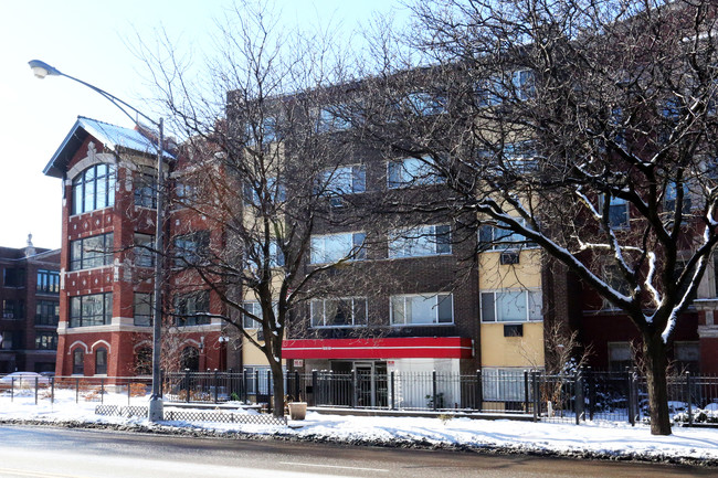 6910 N Sheridan Rd in Chicago, IL - Building Photo - Building Photo