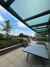 301 Commons Park S in Stamford, CT - Building Photo - Building Photo