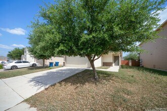10726 Rimfire Run Ln in San Antonio, TX - Building Photo - Building Photo