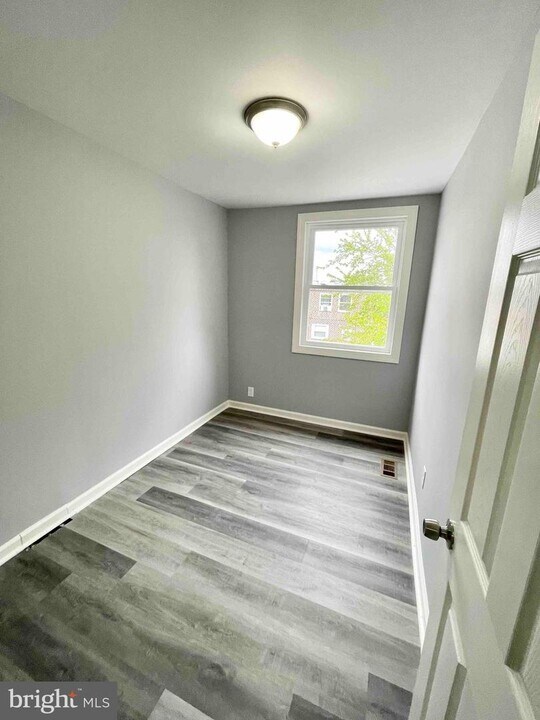 2811 S 65th St Photo