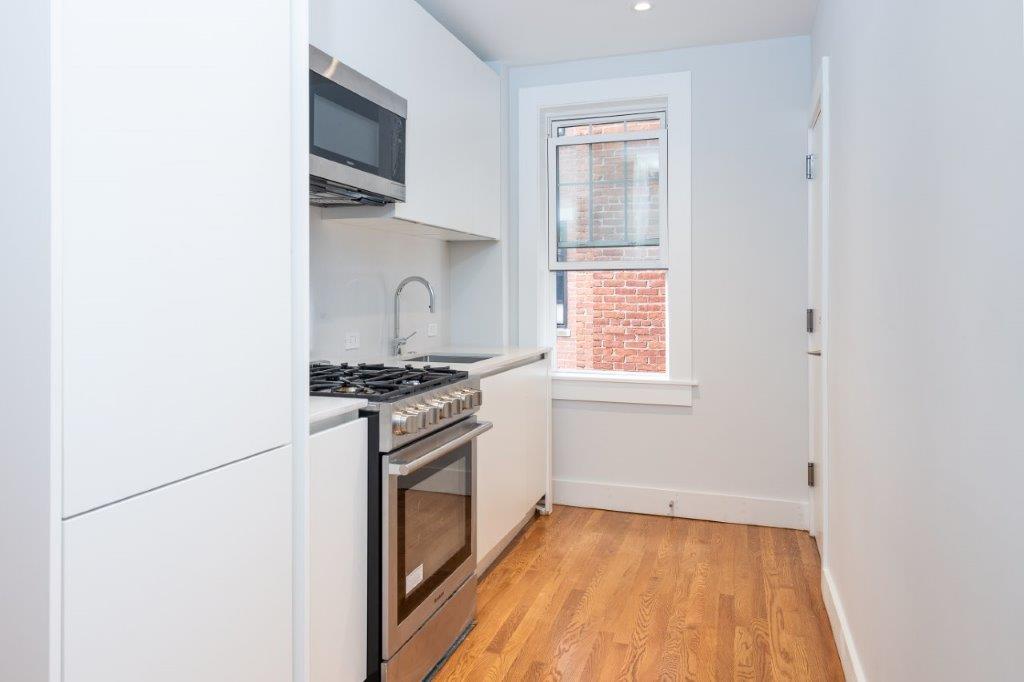 18 Forest St in Cambridge, MA - Building Photo