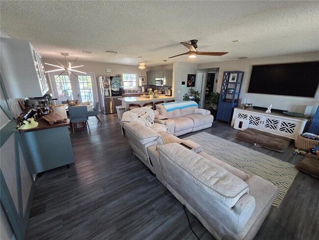 6301 S Renellie Ct in Tampa, FL - Building Photo - Building Photo