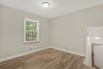 2585 Hatfield Cir SE in Atlanta, GA - Building Photo - Building Photo