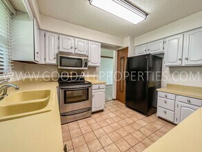 3705 Breckenridge Cir in West Des Moines, IA - Building Photo - Building Photo