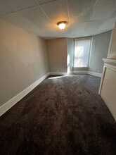 1812 Pershing Ave-Unit -#1 in Davenport, IA - Foto de edificio - Building Photo