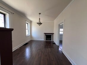 2537 Maine St in Quincy, IL - Building Photo - Building Photo