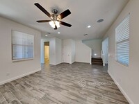 242 N 69th Pl in Mesa, AZ - Foto de edificio - Building Photo