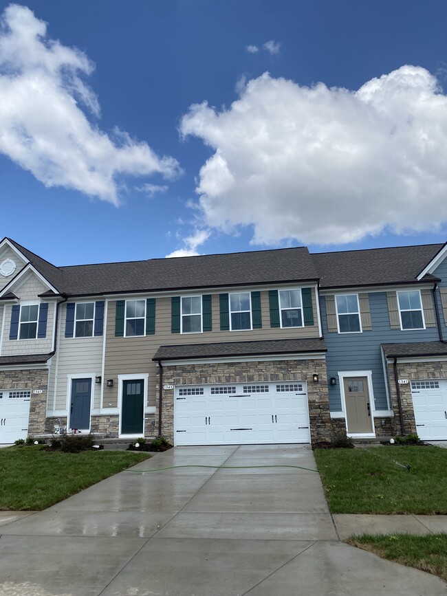 property at 1343 Crescent Ridge Dr
