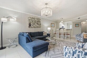 7831 Regal Heron Cir in Naples, FL - Building Photo - Building Photo