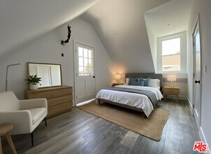 1301 W 22nd St in Los Angeles, CA - Building Photo - Building Photo