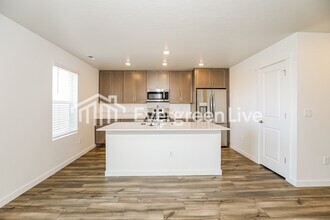 9350 W Happy Day Dr in Meridian, ID - Building Photo - Building Photo