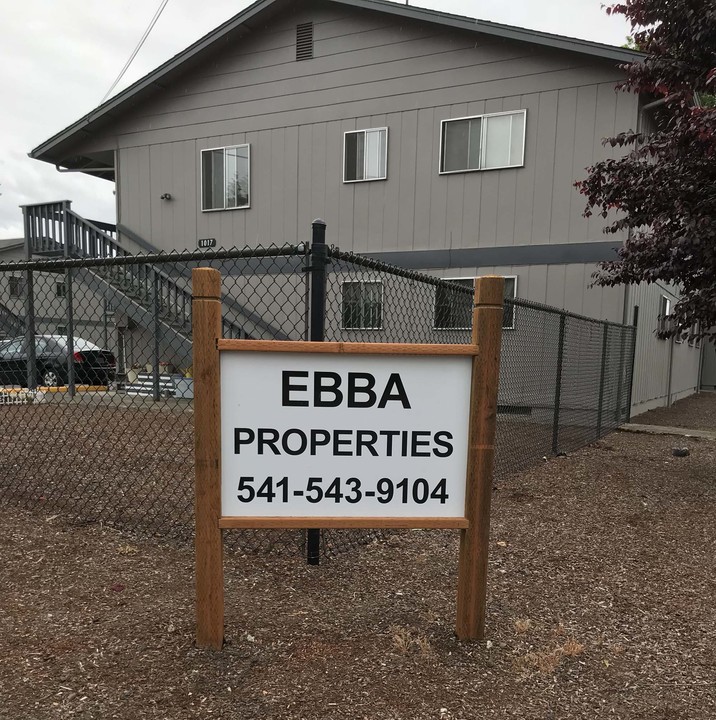 Ebba Properties in Springfield, OR - Foto de edificio