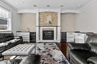 161 Tudor St, Unit 4A in Boston, MA - Foto de edificio - Building Photo