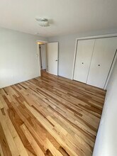 33 Villa Rd in Westbrook, ME - Foto de edificio - Building Photo