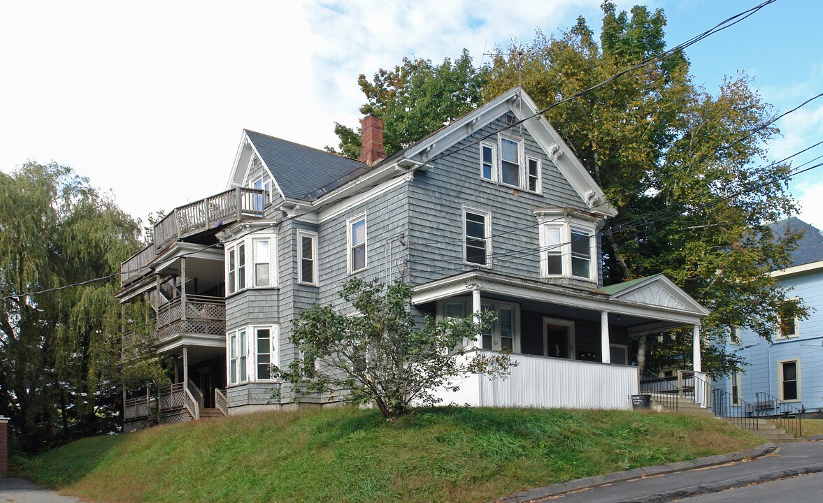 29 Laurel Ave in Auburn, ME - Building Photo