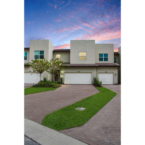 4969 Navali Dr in Wellington, FL - Foto de edificio - Building Photo