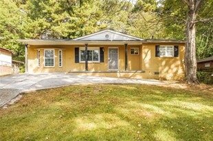2833 Cardo Dr NW in Atlanta, GA - Building Photo