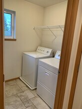 9515 Holly Dr in Everett, WA - Building Photo - Building Photo