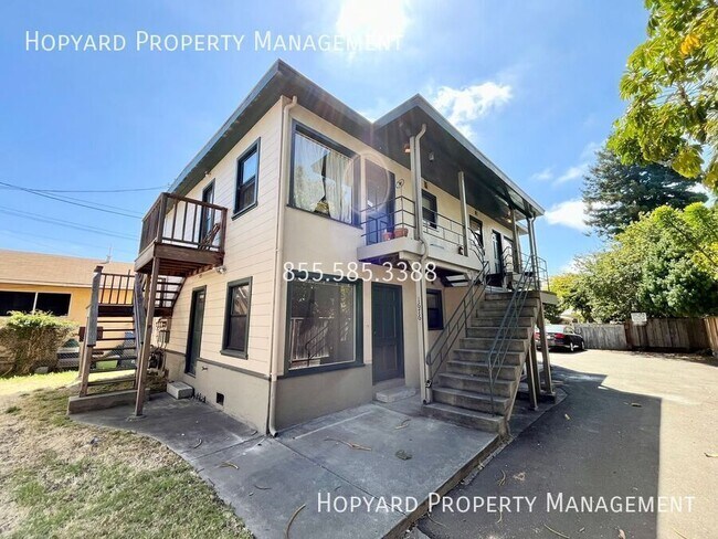 1676 Dwight Way in Berkeley, CA - Building Photo - Building Photo