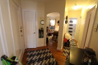 4 Garden Ct, Unit 1 in Cambridge, MA - Foto de edificio - Building Photo