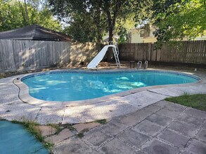 14111 Wickersham Ln in Houston, TX - Building Photo - Building Photo