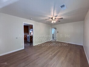 201 S Lincoln St in Roseville, CA - Building Photo - Building Photo