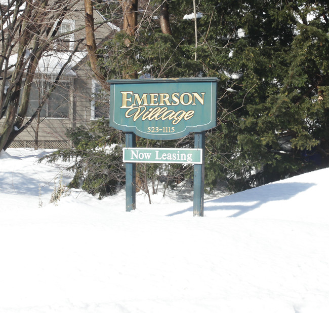 Emerson Village in Wethersfield, CT - Building Photo - Building Photo