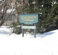 Emerson Village in Wethersfield, CT - Foto de edificio - Building Photo