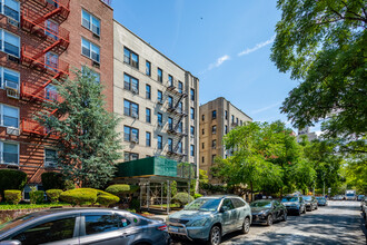 415 Ocean Pky in Brooklyn, NY - Building Photo - Building Photo