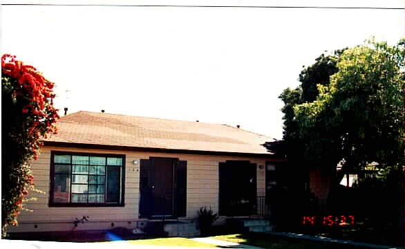 132-134 E Channel Islands Blvd in Oxnard, CA - Foto de edificio - Building Photo