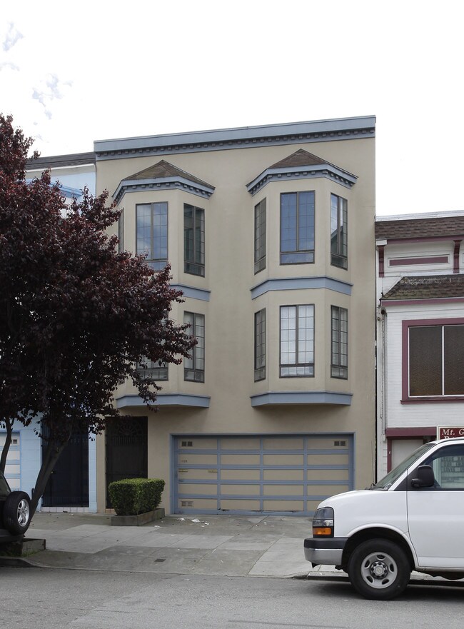 1625 A-B Oakdale Ave in San Francisco, CA - Foto de edificio - Building Photo