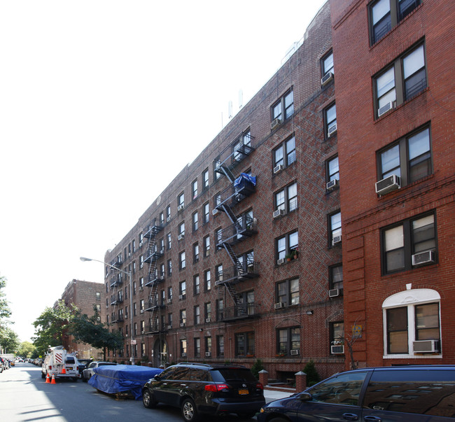 220 E 18th St in Brooklyn, NY - Building Photo - Building Photo