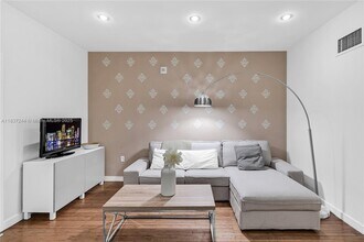 815 Euclid Ave in Miami Beach, FL - Building Photo - Building Photo