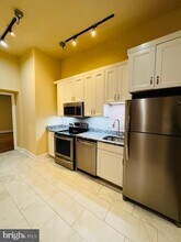 338 N Charles St in Baltimore, MD - Building Photo - Building Photo