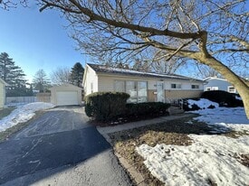 1368 Spruce Ave in Galesburg, IL - Building Photo